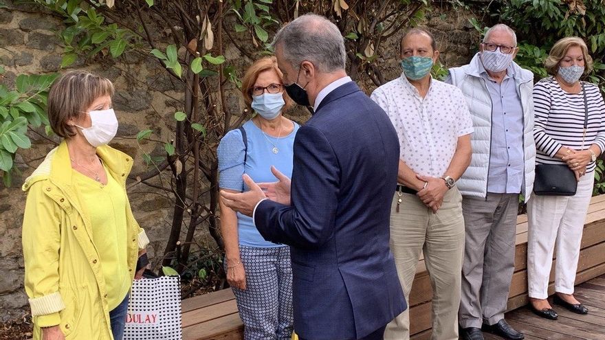 Urkullu remarca que la reconstrucción emocional tiene que acompañar a la económica en el homenaje a los más de 1.800 fallecidos en la pandemia