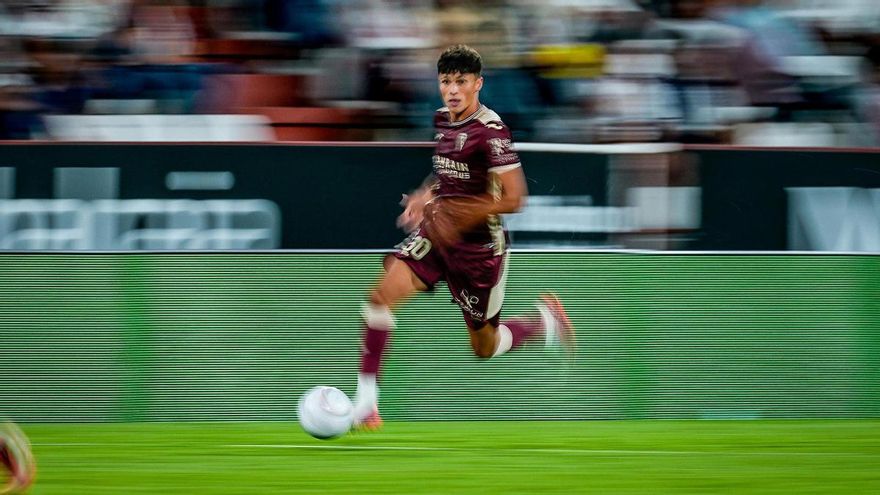 Los laterales, el rompecabezas sin resolver del Córdoba CF