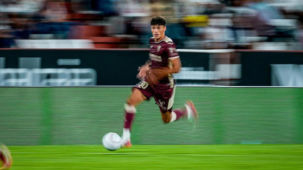 Los laterales, el rompecabezas sin resolver del Córdoba CF