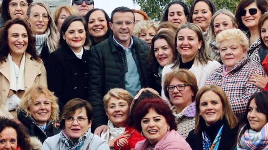 Gallardo, este domingo pasado en Mérida en un encuentro con mujeres socialistas para lanzar su candidatura