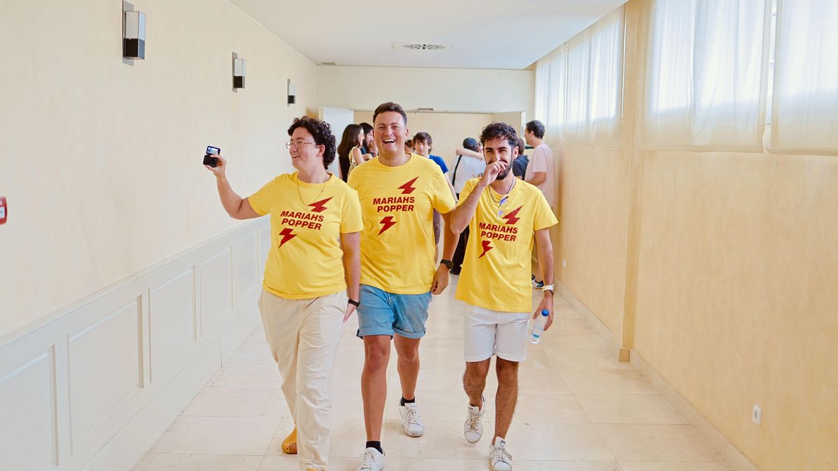 Los integrantes del grupo Mariah's Popper se han perdido el Orgullo de Murcia para estar aquí.