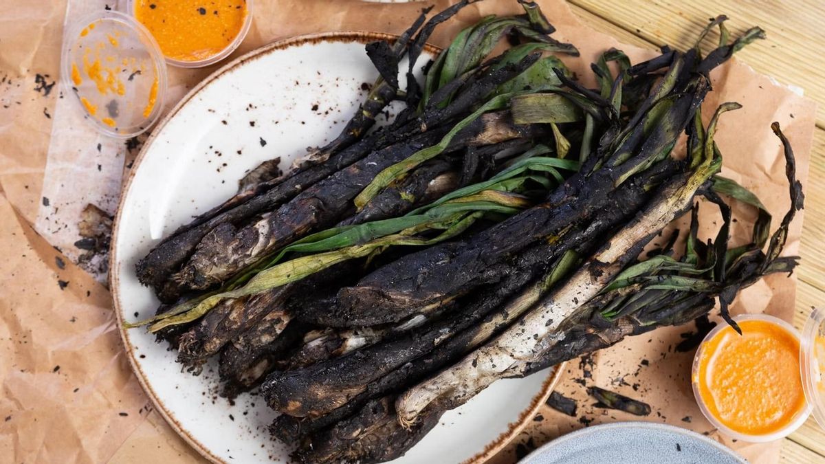 A la brasa, al horno, a la plancha o rebozados: así puedes hacer calçots en casa