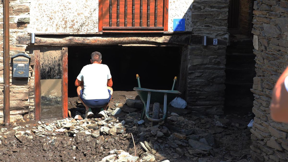 Las imágenes de Manzanedo de Valdueza tras la riada que ha dejado dos mujeres muertas y varios heridos, un bebé y un niño de cuatro años