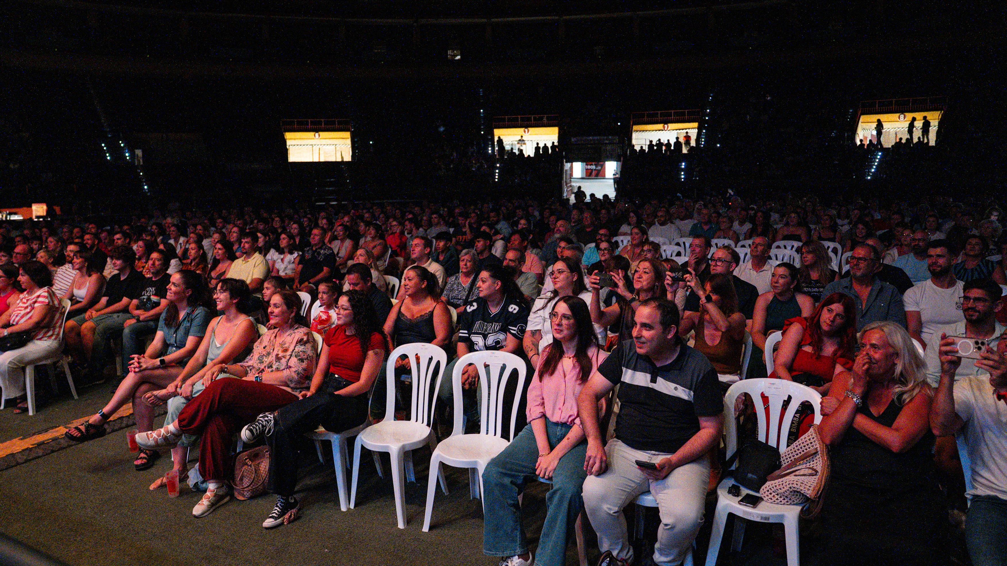 El concierto de la chirigota del Bizcocho en la plaza de toros