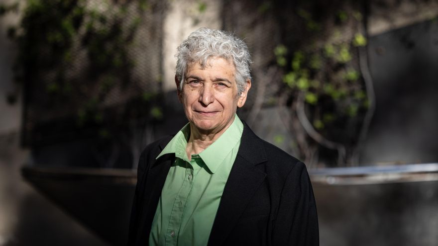 Joan C. Tronto, politóloga: "Nada asusta más a un votante de Trump que la idea de que un hombre tenga que cuidar"