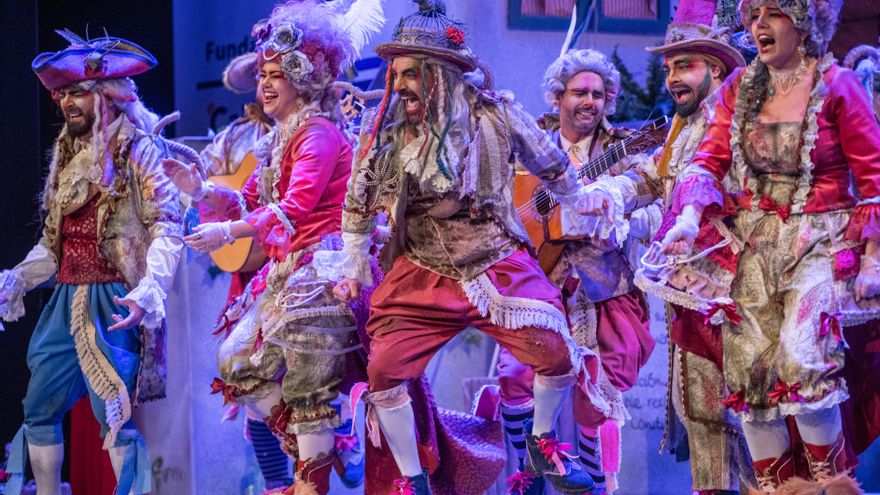 ¿El carnaval de Cádiz es de izquierdas?: la polarización política se cuela también en el Teatro Falla