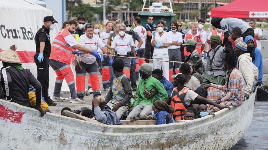 Llegan 281 personas en cinco embarcaciones a Tenerife, Lanzarote y El Hierro