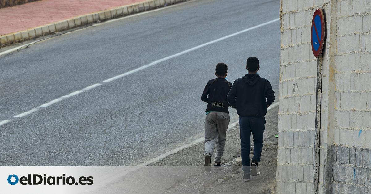 Casi cien menores migrantes han renunciado a la protección internacional para no salir de Canarias