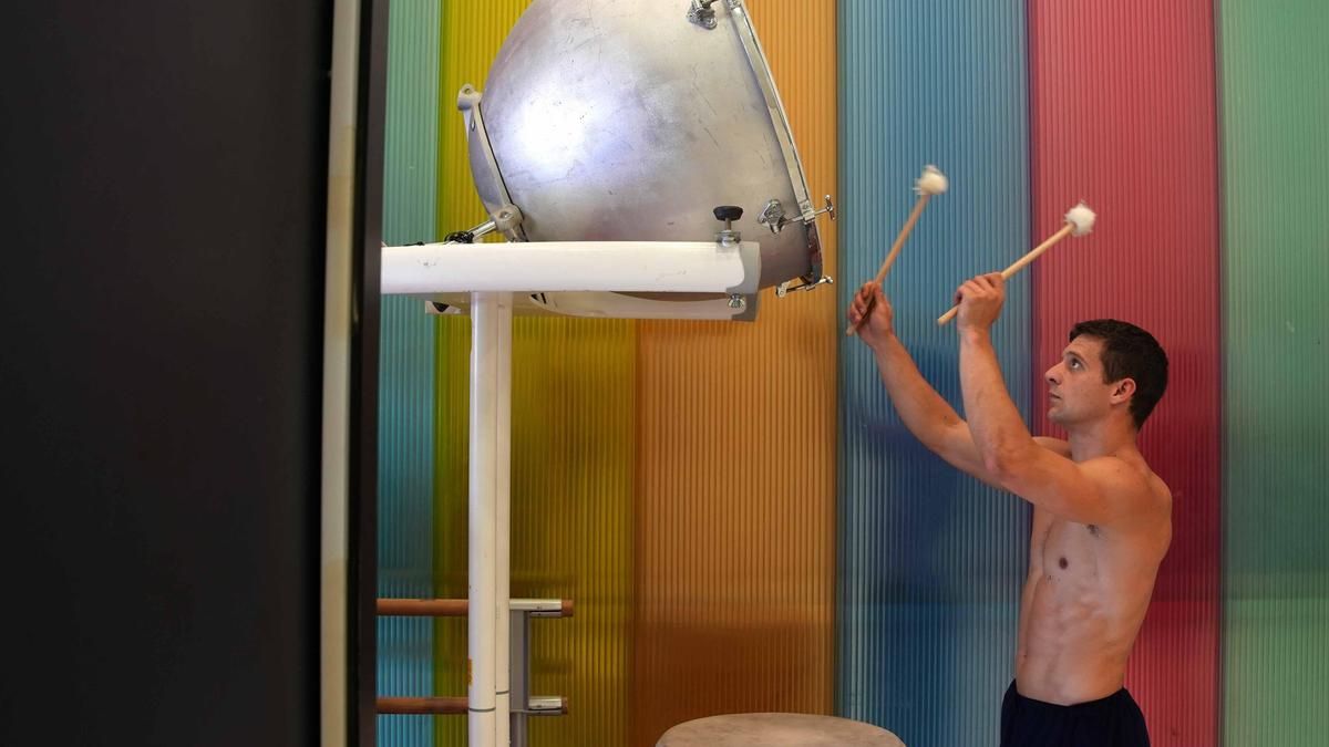 Últimos ensayos de la ópera electrónica que Teddy Bautista estrenará en el Festival de la Guitarra