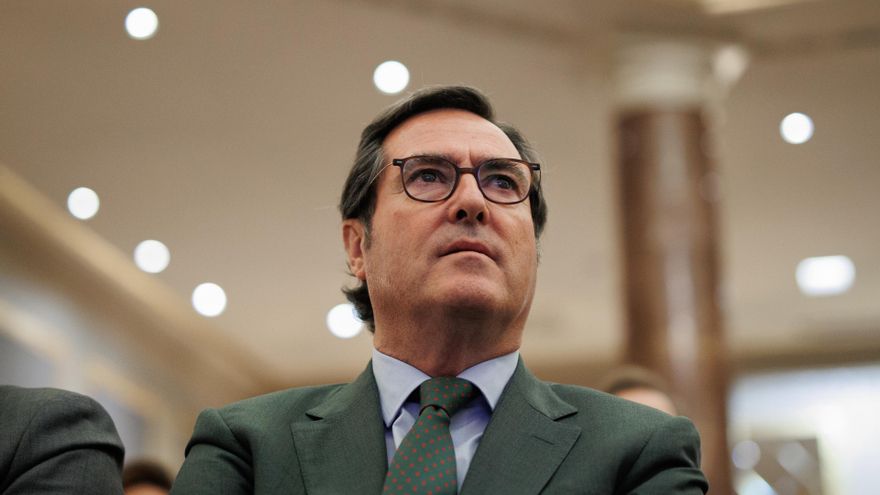 Archivo - El presidente de la CEOE, Antonio Garamendi, durante la asamblea anual de ANGED, en el Hotel Wellington, a 26 de septiembre de 2023, en Madrid (España).