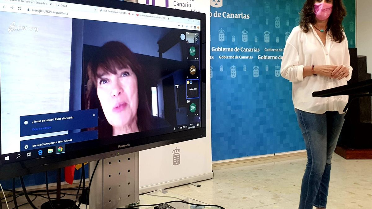 La directora del ICI presenta la campaña contra la explotación sexual.