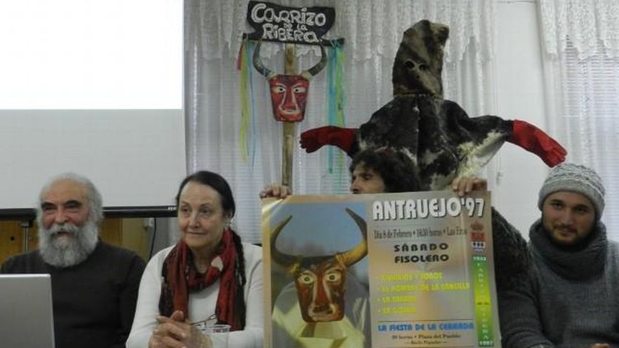 Recordando cartel de Antruejo 1997 con la fotografía de Miguel Sánchez y Puri Lozano del personaje del toro.