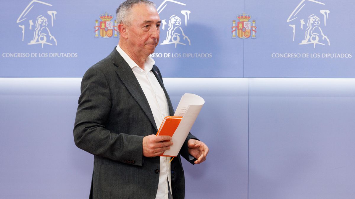 El diputado de Compromís en el Congreso, Joan Baldoví, a su llegada a una rueda de prensa
