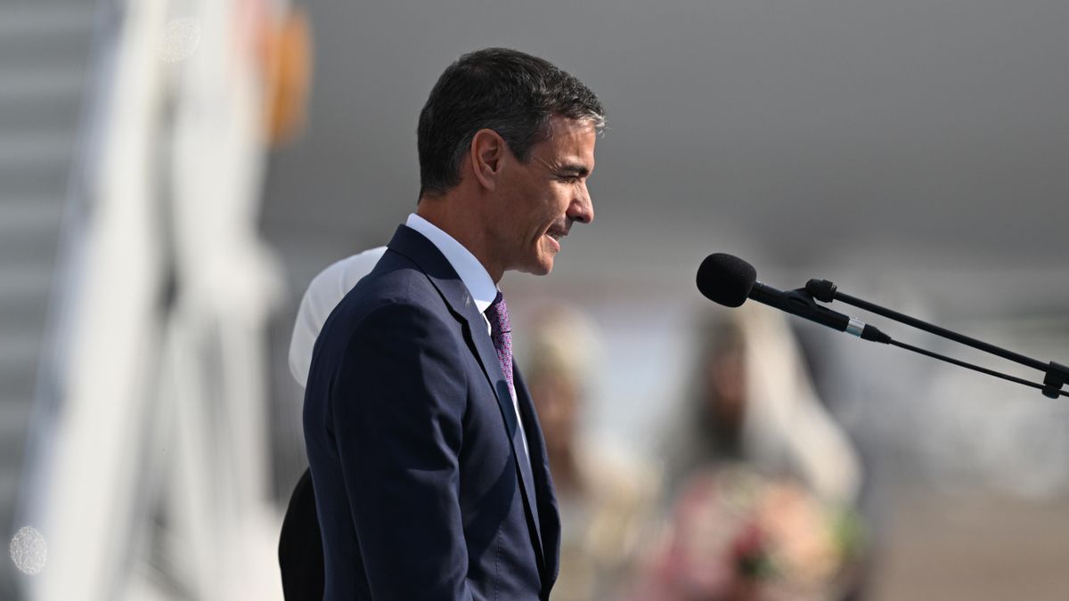El presidente del Gobierno español, Pedro Sánchez, llega al aeropuerto de Ankara  EFE/EPA/MUHAMMED ABDULLAH KURTAR / POOL