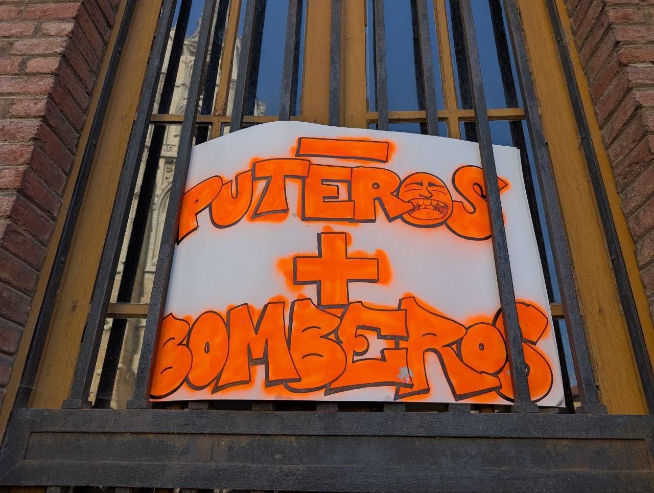 Protesta en León contra la gestión de la Junta de los incendios forestales de este verano.