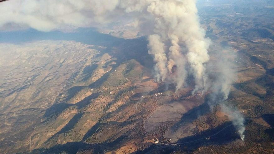 El Infoca da por controlado el incendio de El Calatraveño tras dos jornadas de lucha contra el fuego