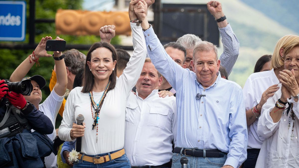 La líder opositora María Corina Machado junto al candidato presidencial Edmundo González Urrutia.