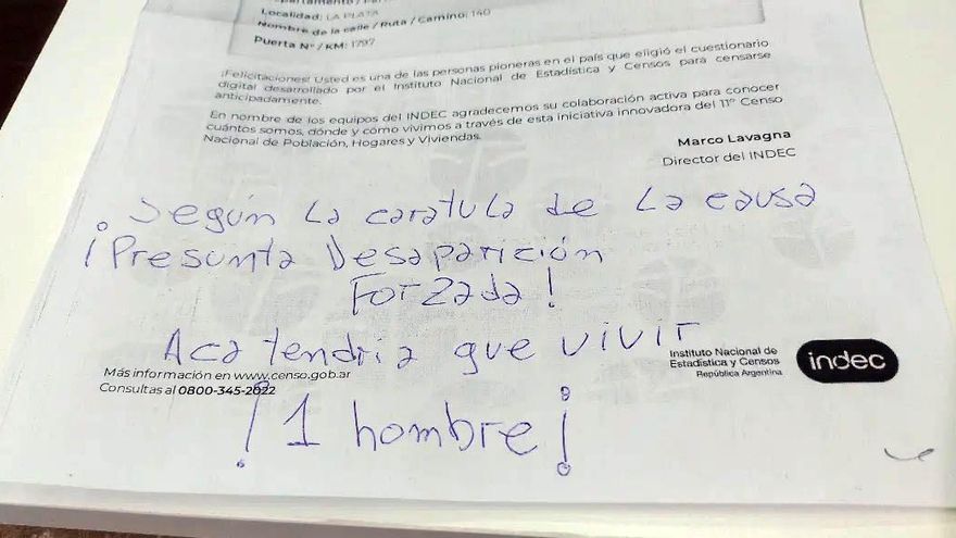La nota que el hijo de Julio López pegó en la puerta de su casa para el censista