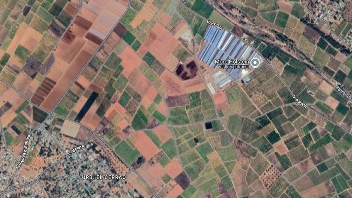 Ubicación de la granja y de la zona habitada cercana.