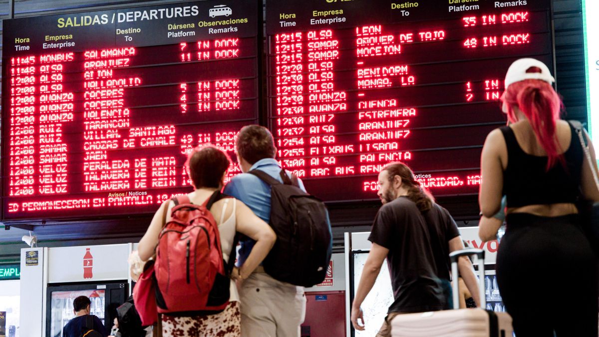 Fondos europeos, reducción de vuelos cortos y nueva red de buses: todo lo que sigue adelante con la ley de movilidad sostenible
