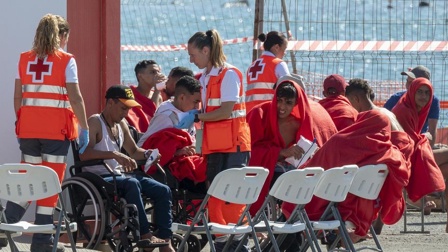 Cerca de 700 migrantes llegan en pateras a Canarias, Murcia y Mallorca en 24 horas