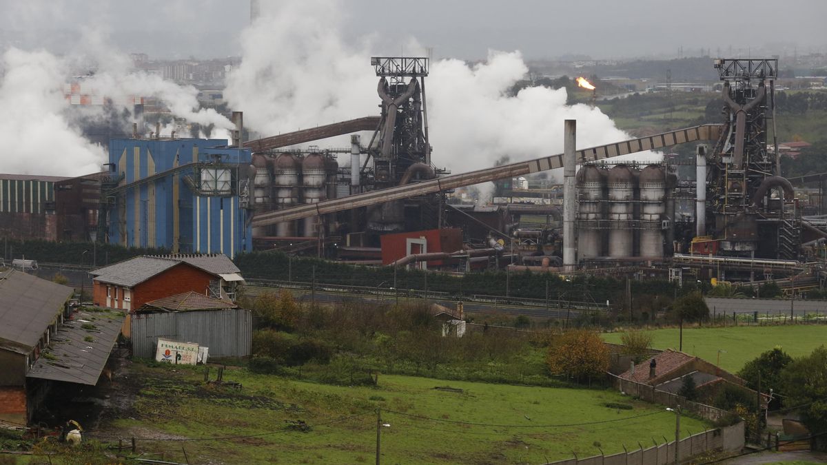 Segundo incendio en una semana en las cintas de carbón de ArcelorMittal en Asturias