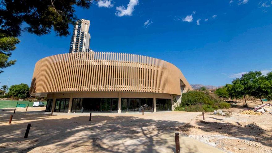 Benidorm adjudica la gestión de un cámping a una empresa sin "referencia de gestión previa" y con la peor oferta económica