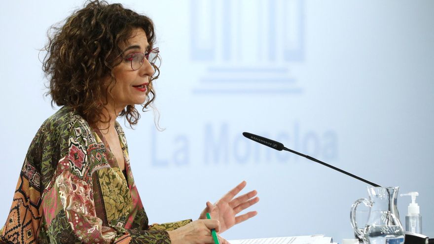 La portavoz del Gobierno y ministra de Hacienda, María Jesús Montero en la rueda de prensa tras el Consejo de Ministros. EFE/J.J. Guillén