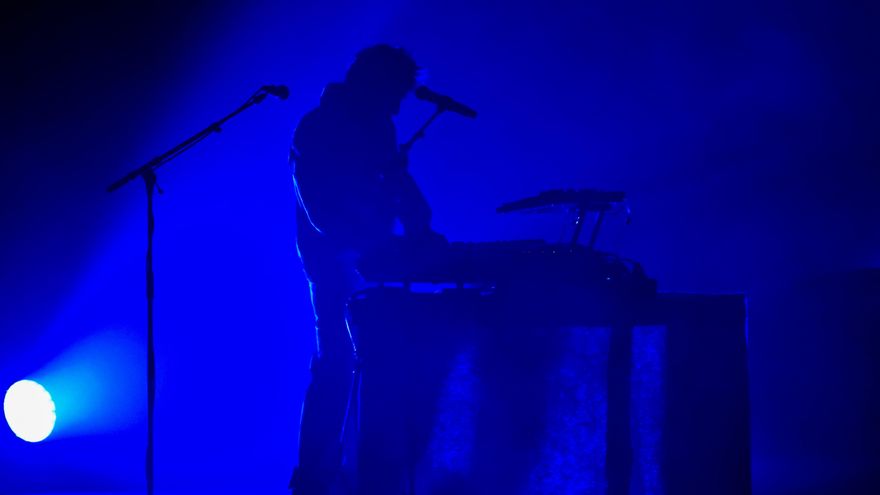 El Niño de Elche y Raül Refree ofician misa en el Sónar con su espectáculo 'cru+es'