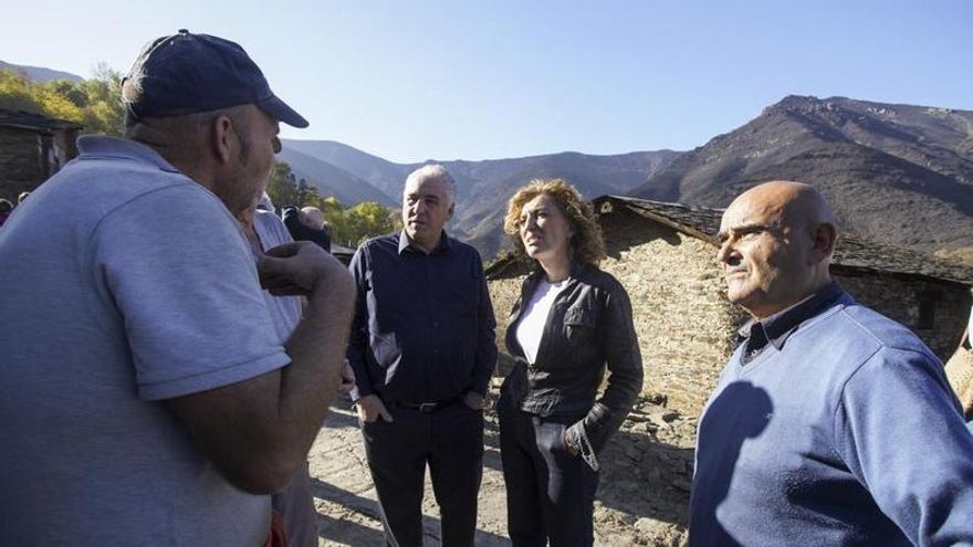 Lusío resurge de las cenizas del incendio: 6,6 millones para reconstruir nueve viviendas y levantar tres nuevas