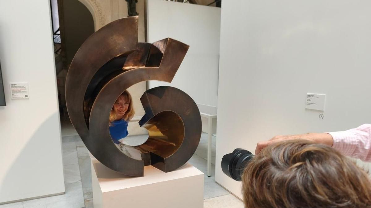 Escultura 'El viento', del artista Martín Chirino