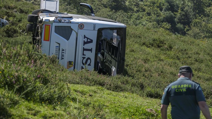 La investigación del accidente del autobús en los Lagos de Covadonga concluye que fue una mala maniobra del conductor