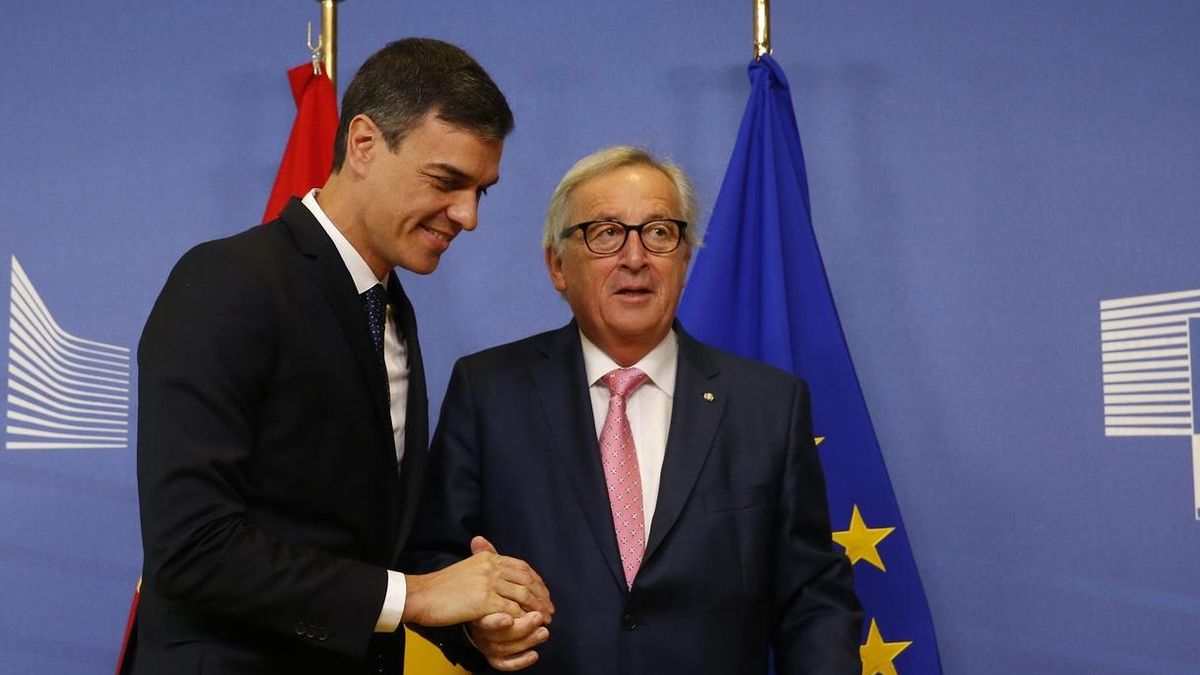 Juncker comparte la urgencia de Sánchez pero avisa de que los recursos para gestionar la migración son "limitados"