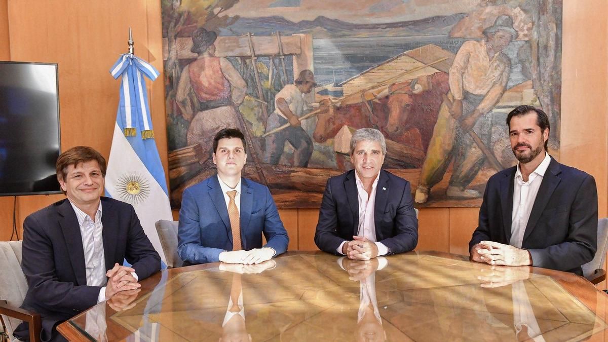 Caputo anunció una inversión privada de US$ 1.200 millones para construir un reactor nuclear modular en Atucha