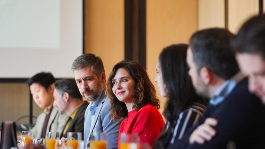 Ayuso acusa a Moncloa de filtrar el email con la confesión de su pareja y Lobato lo niega