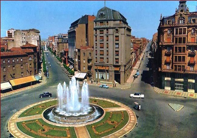 Plaza de Santo Domingo de León en la década de los 60.