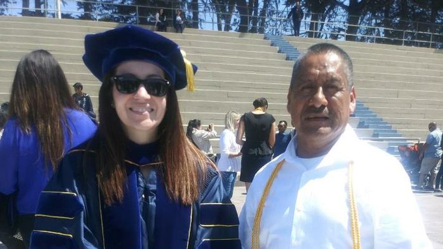 El largo camino del migrante mexicano que terminó la universidad con 58 años