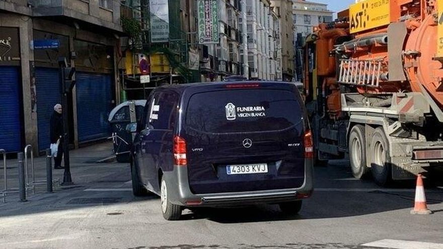 Una funeraria, en el centro de Vitoria, durante la pandemia