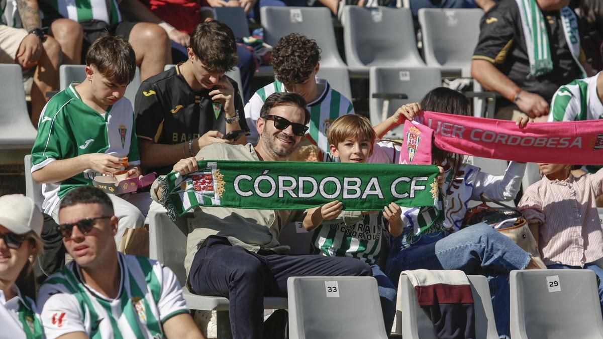 Grada Blanquiverde del Córdoba CF - SD Eibar