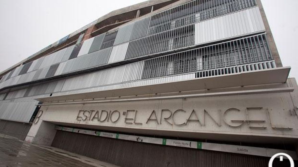 Intervención advierte a Urbanismo por no estar tramitando bien el cerramiento del estadio El Arcángel