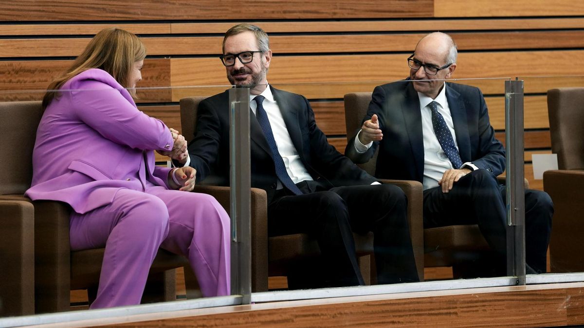 Los nuevos senadores por designación autonómica en Castilla y León, Clara Martín (PSOE), Javier Maroto (PP) y Javier Iglesias (PP).
