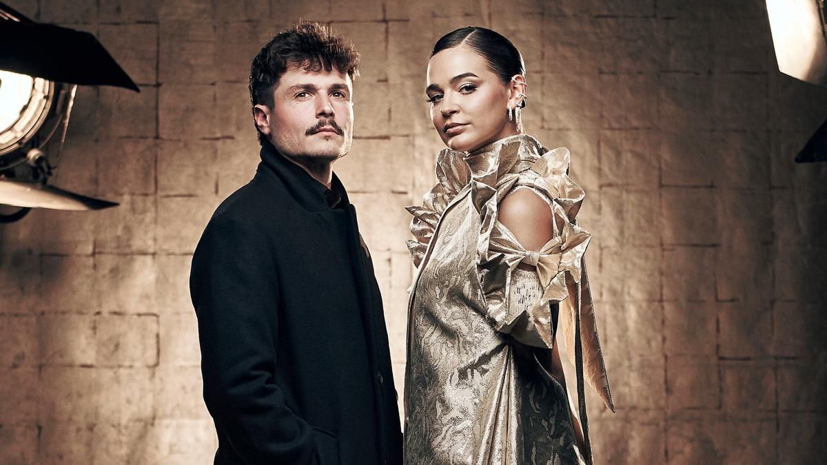 Miki Núñez y Laura Escanes, presentadores de las Campanadas de TV3