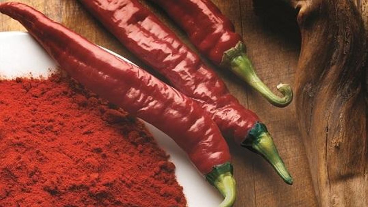 El pimentón murciano se ofrece en variedades dulce, agridulce y picante, destacando por su color rojo brillante