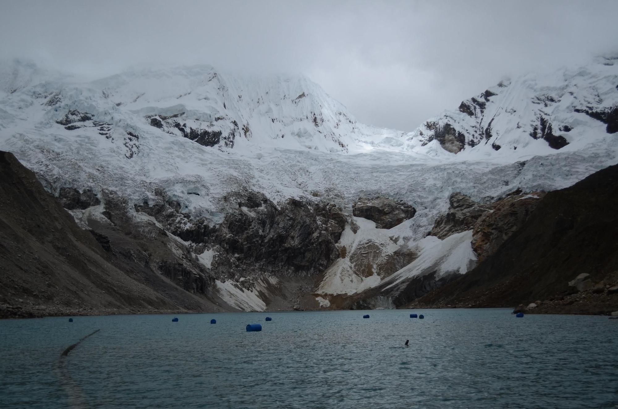 Glaciares cerca de la Laguna Churup.