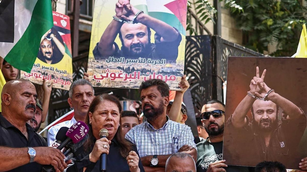 Fadwa Barghouti, abogada y esposa de Marwan Barghouti, en una protesta en Cisjordania para pedir su puesta en libertad.