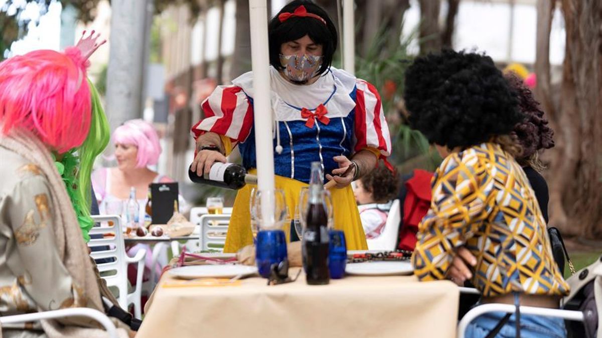 'Yo me mando la peluca', la iniciativa que no deja morir del todo al Carnaval