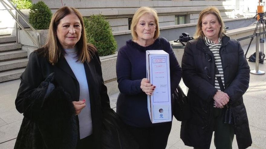 Las hermanas García Caparrós logran acceder tras 40 años al fichero del asesinato de su hermano: "Parecía que no iba a llegar nunca"