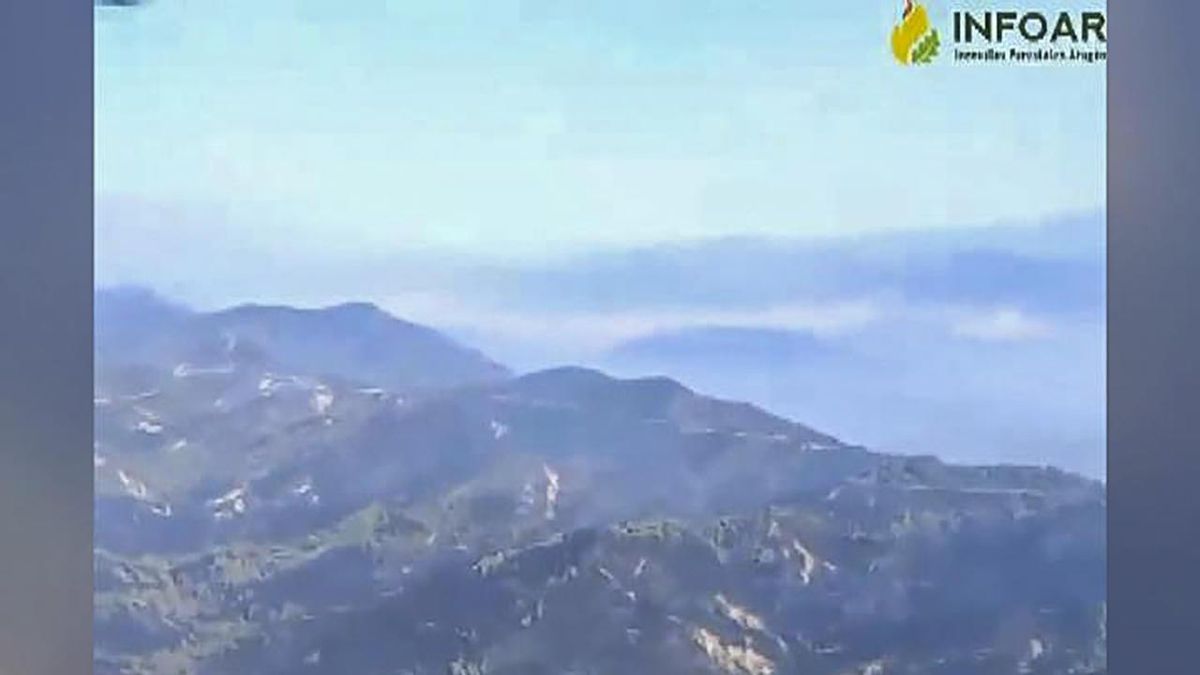 El incendio de Riglos avanza en su estabilización y se estudia la vuelta de los evacuados si sigue la evolución favorable