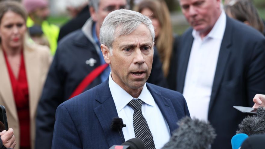 Letrado de Assange y socio de un bufete de élite: quién es el abogado de Maduro y claves de un juicio “insostenible”