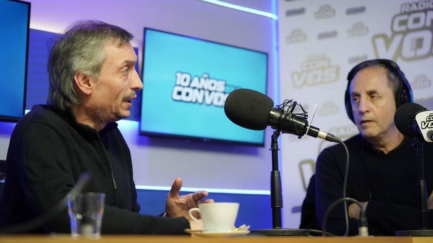 Máximo Kirchner volvió a insinuar una posible candidatura y cuestionó la idea de Kicillof de un frente anti-Milei